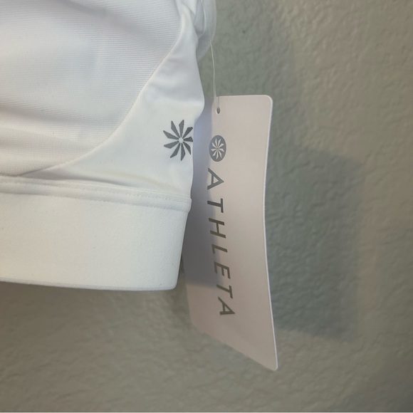 NWT, Athleta Women’s Invincible Lightweight Sports Bra in Bright White, Size 36D - Picture 5 of 12